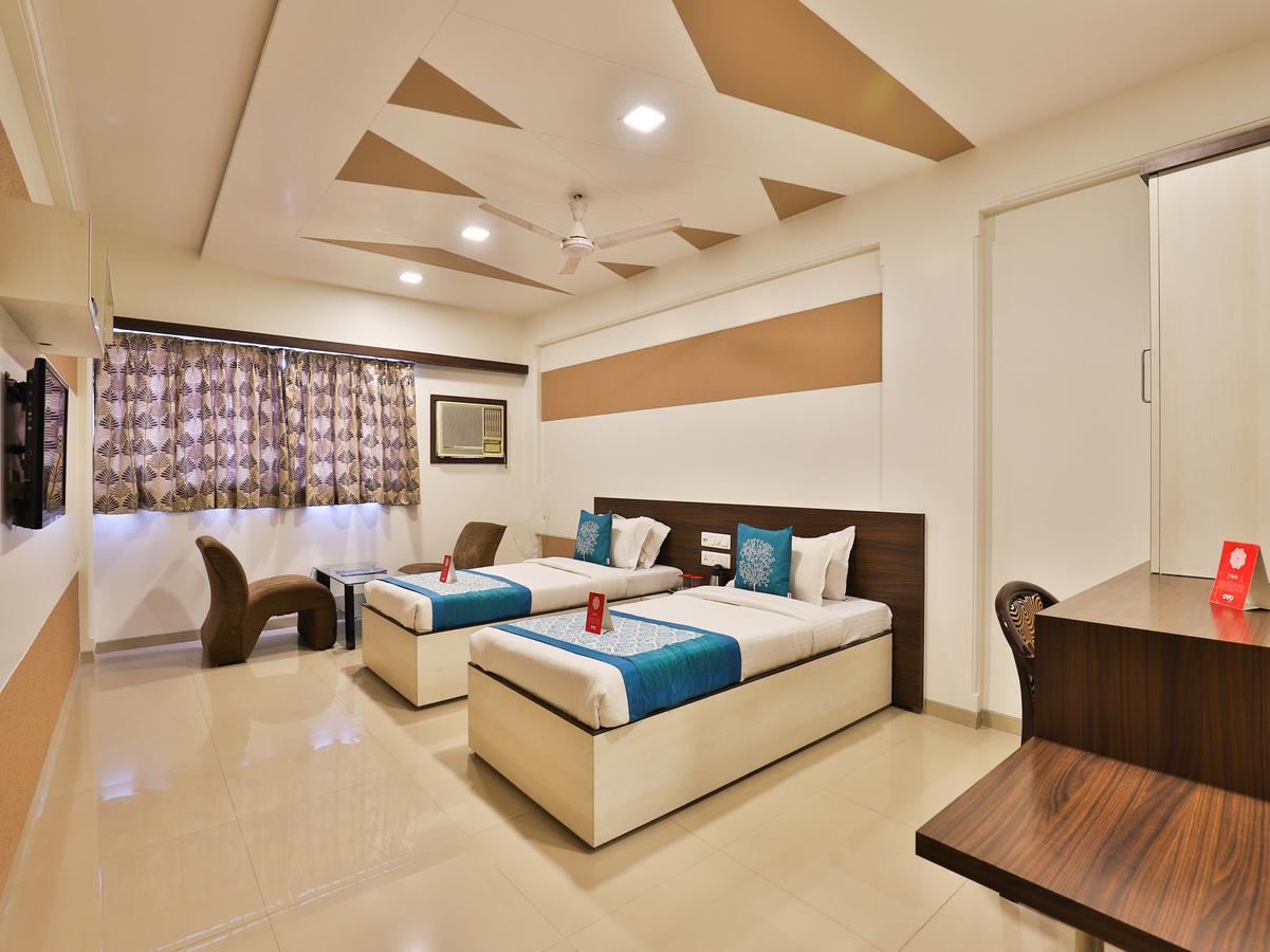 Hotel Ostria Surat Dış mekan fotoğraf