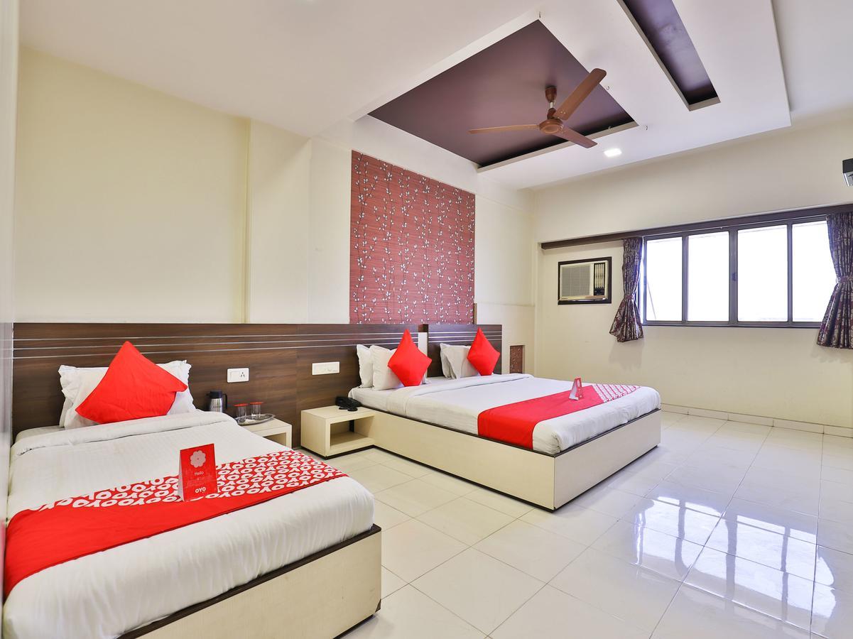 Hotel Ostria Surat Dış mekan fotoğraf