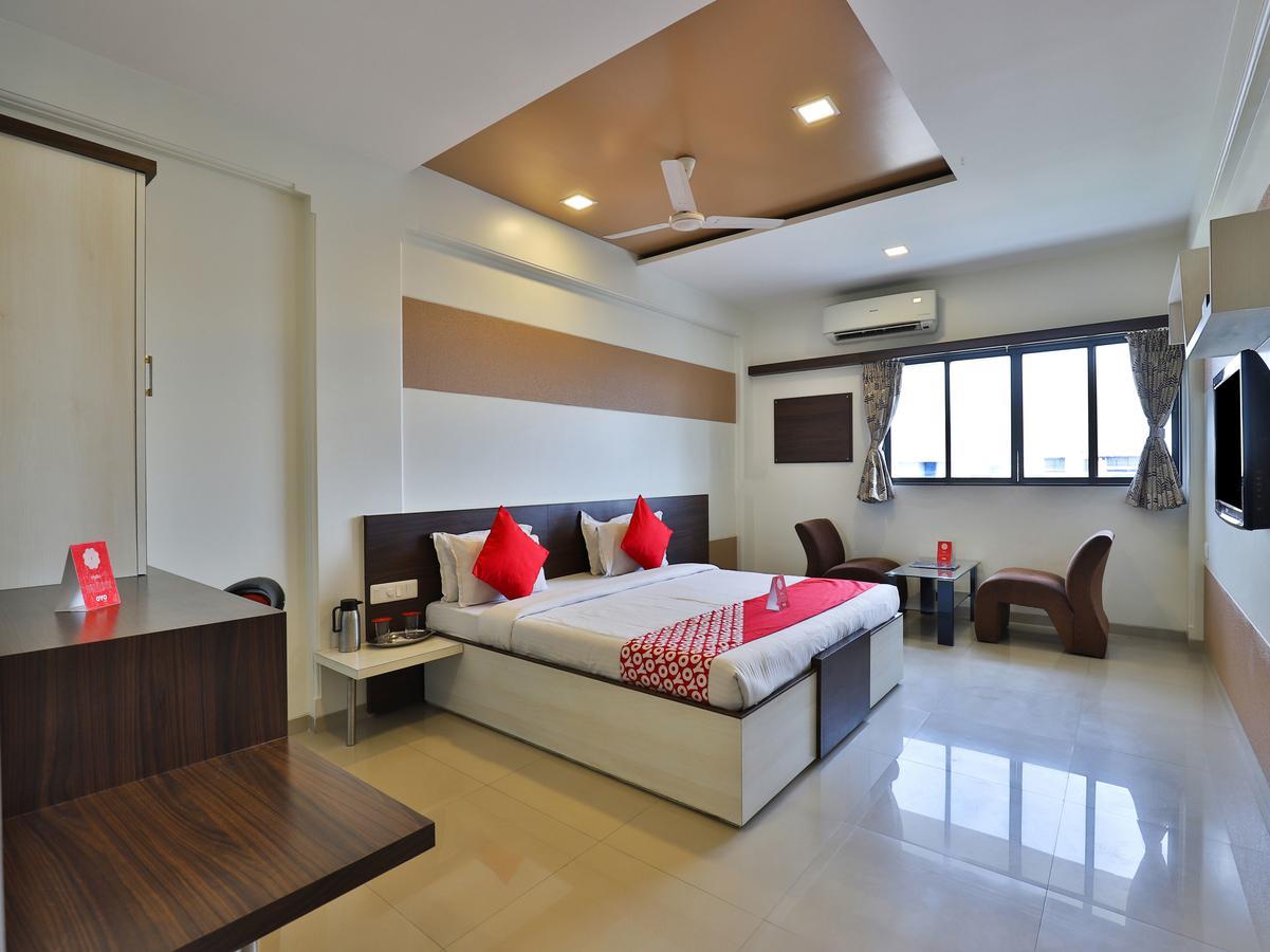 Hotel Ostria Surat Dış mekan fotoğraf