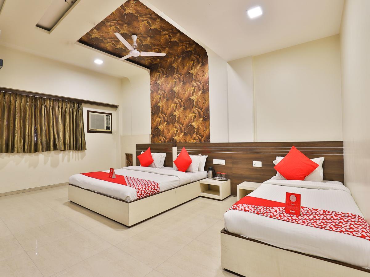 Hotel Ostria Surat Dış mekan fotoğraf