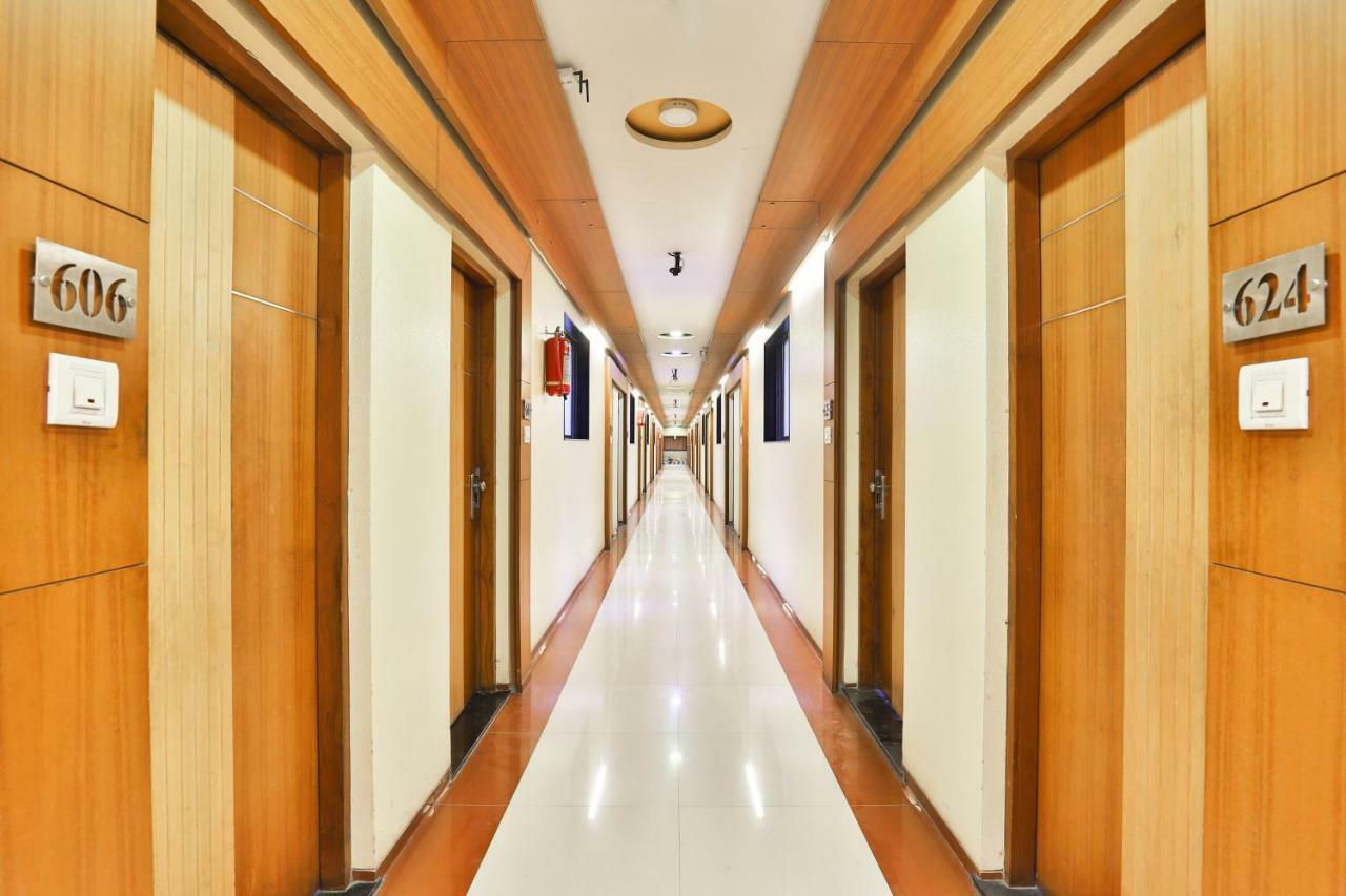 Hotel Ostria Surat Dış mekan fotoğraf