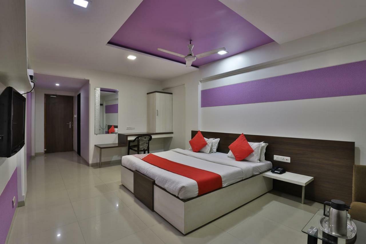 Hotel Ostria Surat Dış mekan fotoğraf