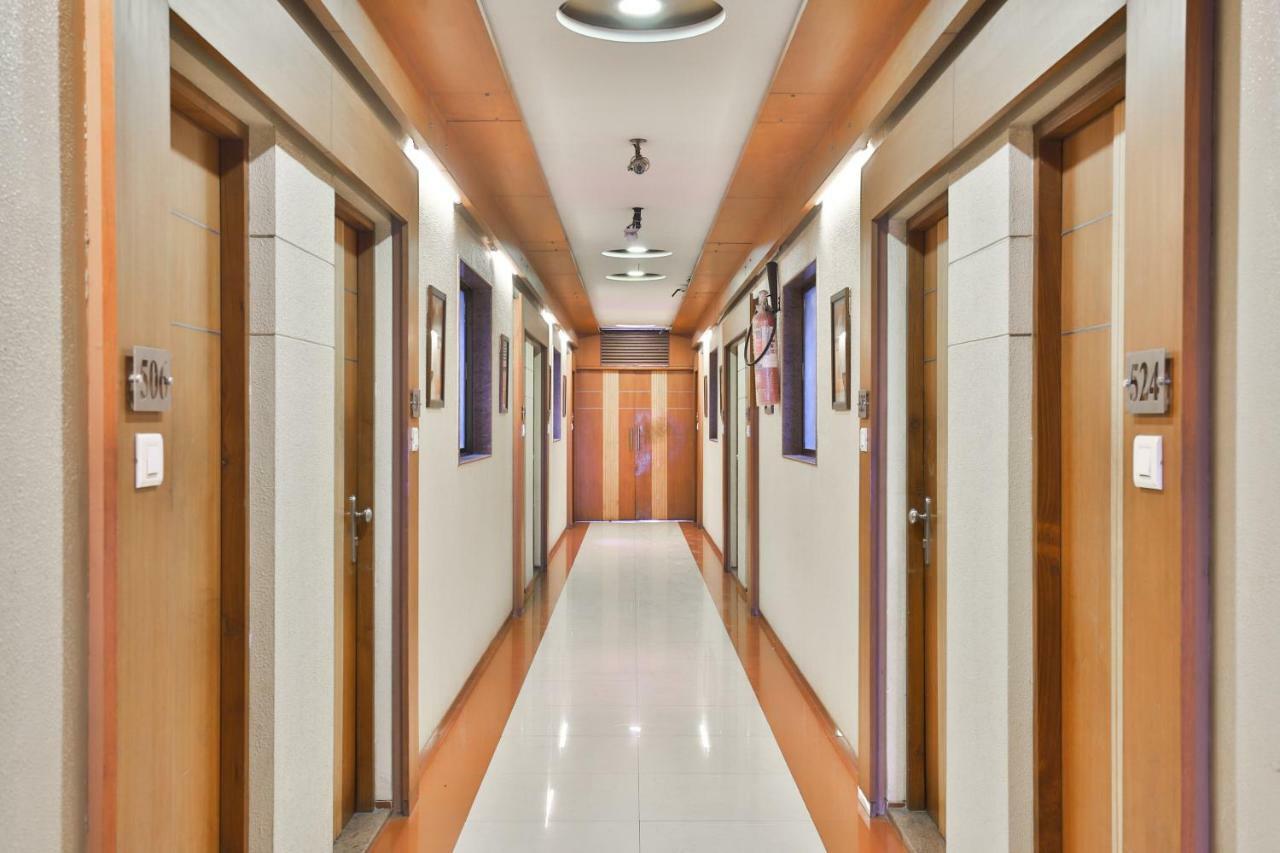 Hotel Ostria Surat Dış mekan fotoğraf
