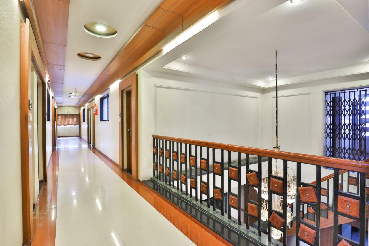 Hotel Ostria Surat Dış mekan fotoğraf